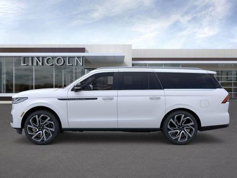 New 2026 Lincoln Navigator L Black Label AWD/4WD image 3