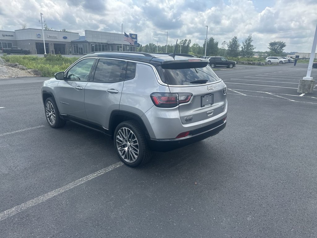 Used 2022 Jeep Compass Limited w/ Elite Group AWD/4WD image 6