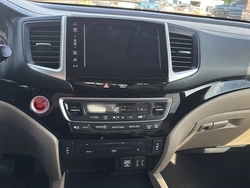 Used 2016 Honda Pilot Touring image 9