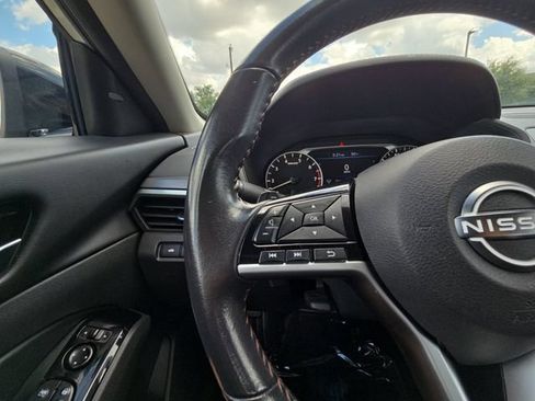 Used 2024 Nissan Altima 2.5 SR FWD image 11