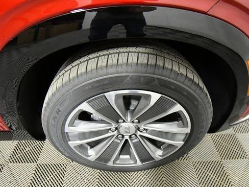 New 2026 Cadillac Vistiq Luxury w/ LPO, Floor Liner Package image 21