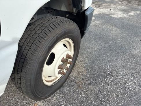 Used 2021 Ford E-350 and Econoline 350 Super Duty w/ Power Windows & Locks Group image 17