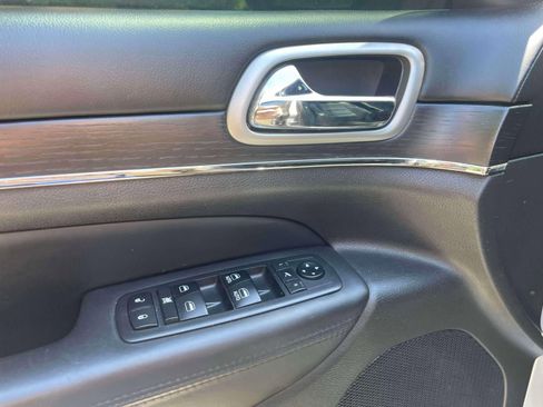 Used 2018 Jeep Grand Cherokee High Altitude AWD/4WD image 17