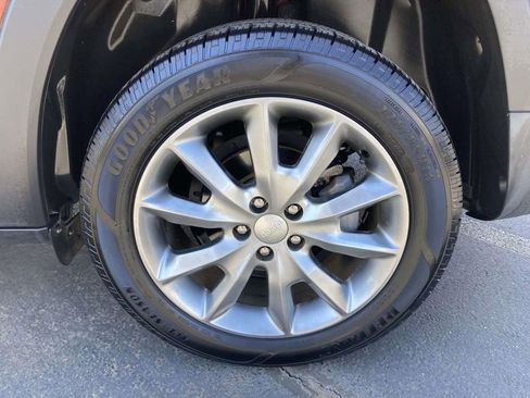 Used 2018 Jeep Cherokee Limited w/ Luxury Group image 7