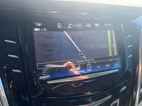 Used 2017 Cadillac Escalade Premium Luxury AWD/4WD image 24