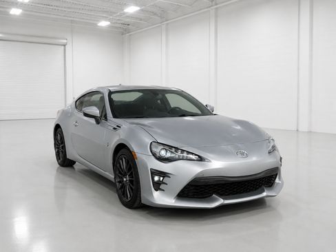 Used 2020 Toyota 86 RWD image 5