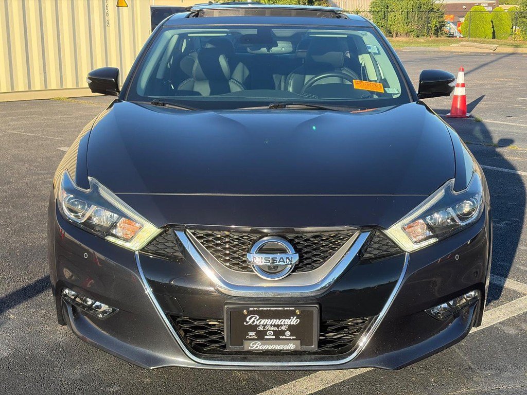 Used 2016 Nissan Maxima Platinum w/ Interior Lighting Package FWD image 2