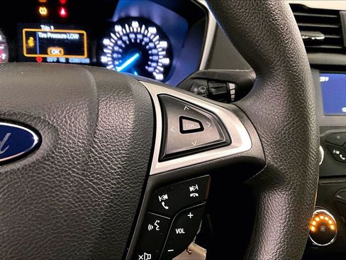 Used 2015 Ford Fusion SE image 19