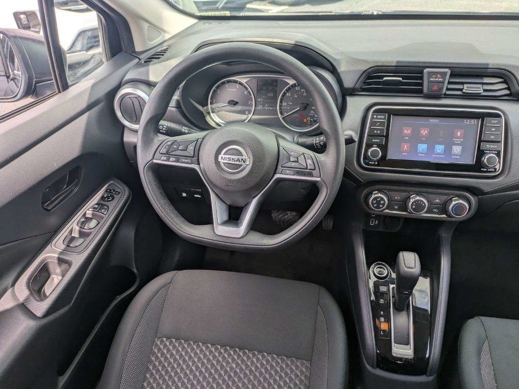 Used 2020 Nissan Versa S FWD image 17