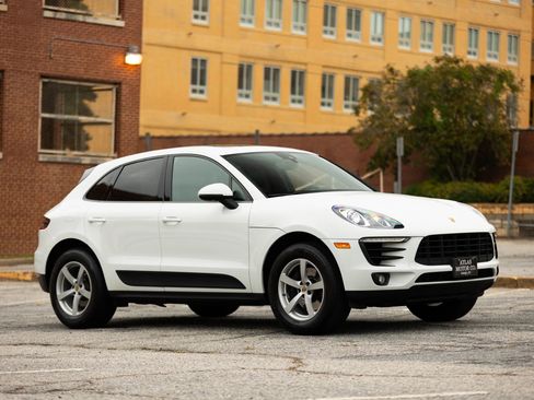 Used 2018 Porsche Macan Sport Edition image 6