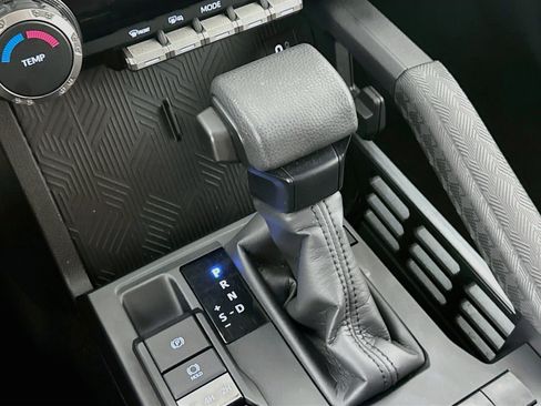 Used 2025 Toyota 4Runner SR5 AWD/4WD image 24