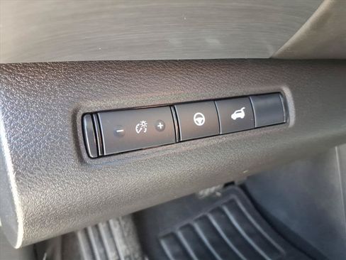 Used 2025 Nissan Pathfinder SL AWD/4WD image 23