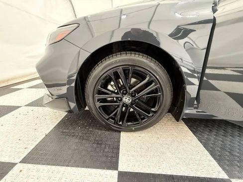 Used 2025 Toyota Camry SE AWD/4WD image 9