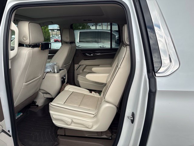 Used 2022 GMC Yukon XL Denali w/ Denali Premium Package RWD image 9