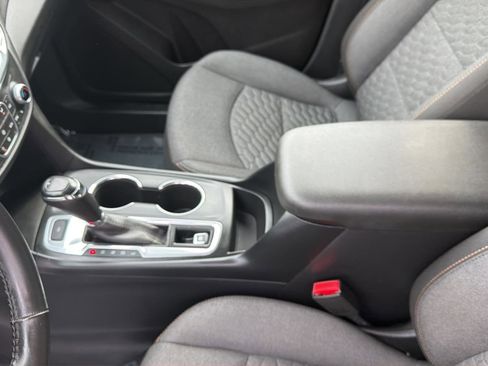 Used 2019 Chevrolet Equinox LT image 21