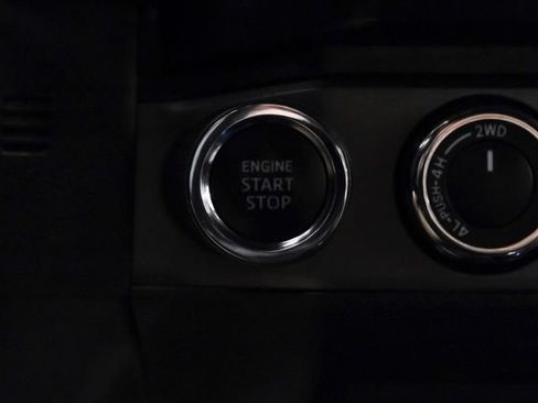 Used 2020 Toyota Tacoma TRD Off-Road w/ Advanced Technology Package AWD/4WD image 18