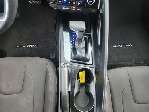 Used 2021 Hyundai Elantra SEL image 28