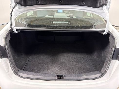 Used 2025 Toyota Corolla LE image 18