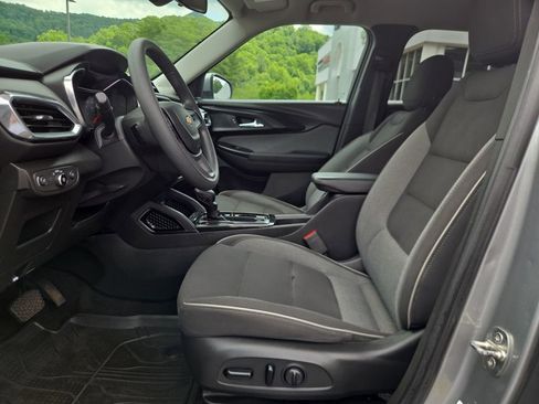 Used 2023 Chevrolet TrailBlazer LT AWD/4WD image 13