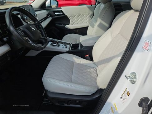 Used 2024 Mitsubishi Outlander SEL image 11