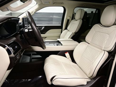 Used 2023 Lincoln Navigator L Black Label AWD/4WD image 9