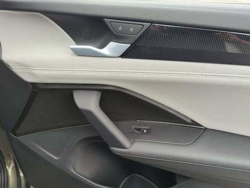 New 2026 Volkswagen Tiguan SE R-Line image 16