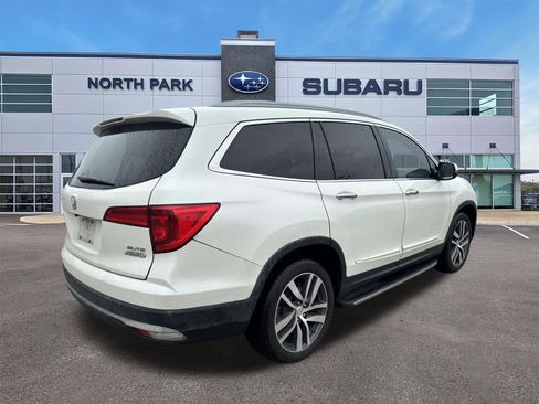 Used 2017 Honda Pilot Elite image 3