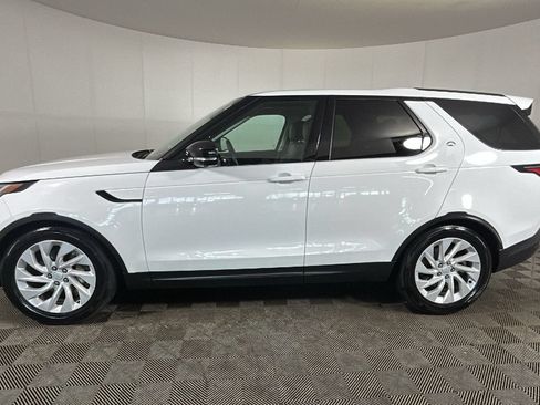 Used 2024 Land Rover Discovery S AWD/4WD image 5
