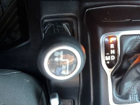 Used 2021 Jeep Gladiator Sport AWD/4WD image 17