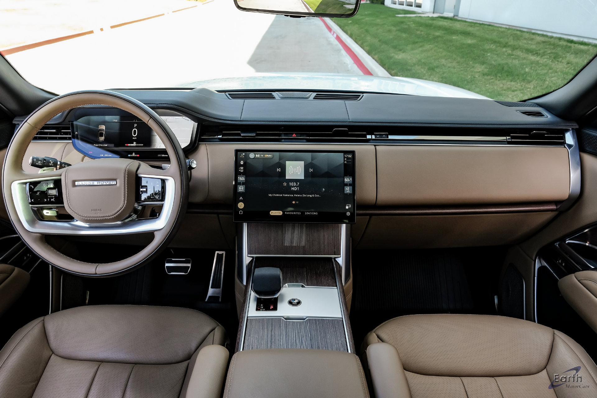 Used 2025 Land Rover Range Rover Autobiography AWD/4WD image 25