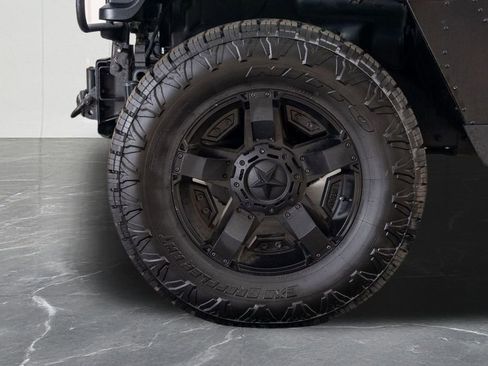 Used 1996 HUMMER H1 4-Door Hard Top image 4