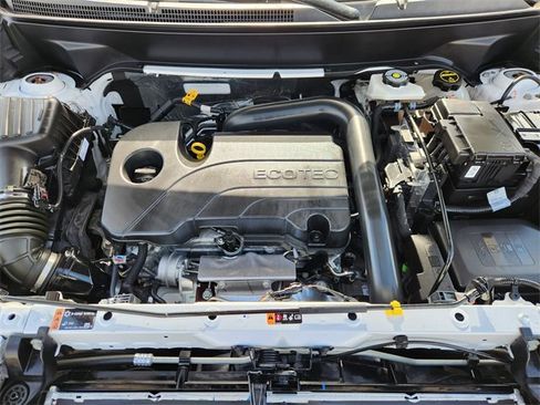 Used 2024 Chevrolet Equinox LS image 31