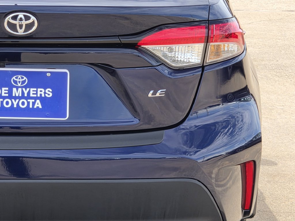 Used 2025 Toyota Corolla LE FWD image 9