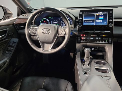 Used 2022 Toyota Avalon Limited image 9