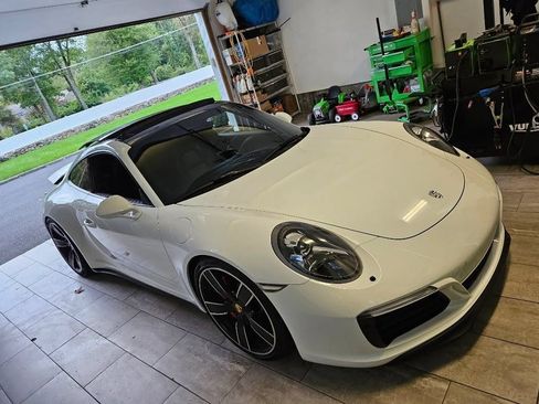 Used 2017 Porsche 911 Carrera 4S AWD/4WD image 5