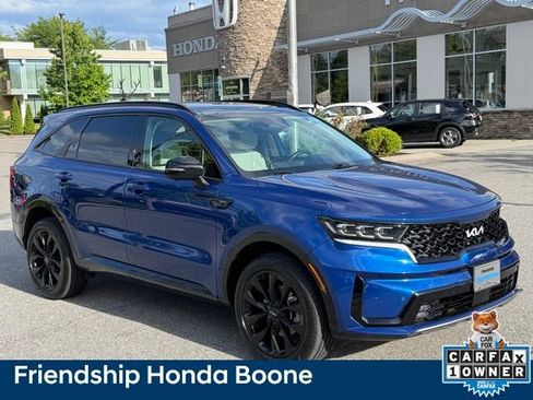 Used 2023 Kia Sorento SX AWD/4WD image 3