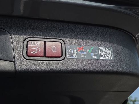 New 2026 Mercedes-Benz GLS 450 4MATIC image 36