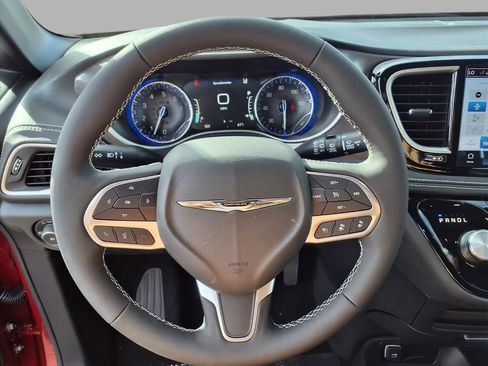 New 2026 Chrysler Pacifica Select image 12