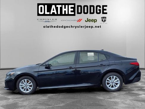 Used 2025 Toyota Camry LE image 18
