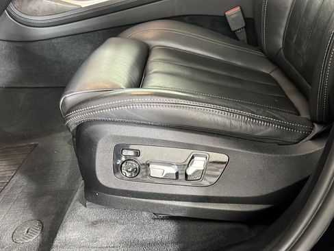 Used 2022 BMW X7 xDrive40i w/ Premium Package AWD/4WD image 15