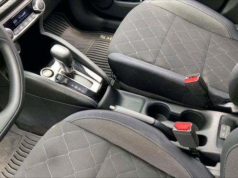 Used 2018 Nissan Kicks SV image 15