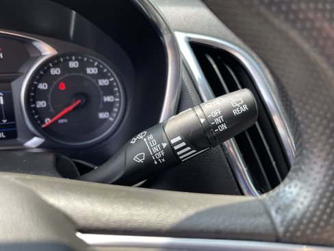 Used 2023 Chevrolet Equinox LT image 20