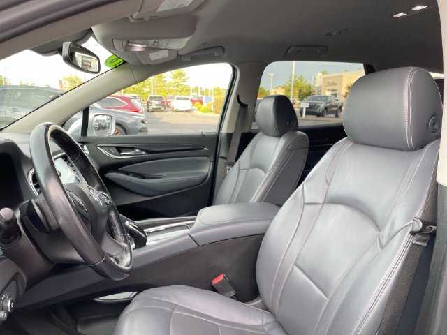 Used 2018 Buick Enclave Essence FWD image 11