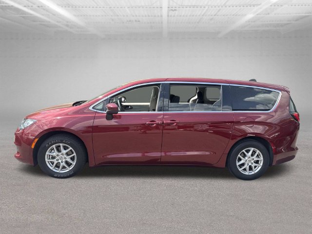 Used 2023 Chrysler Voyager LX FWD image 12