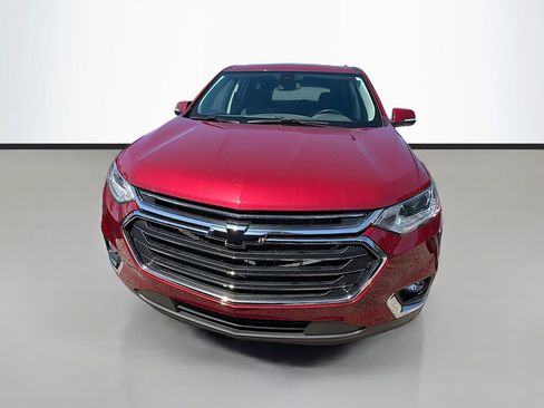 Used 2021 Chevrolet Traverse LT FWD image 2
