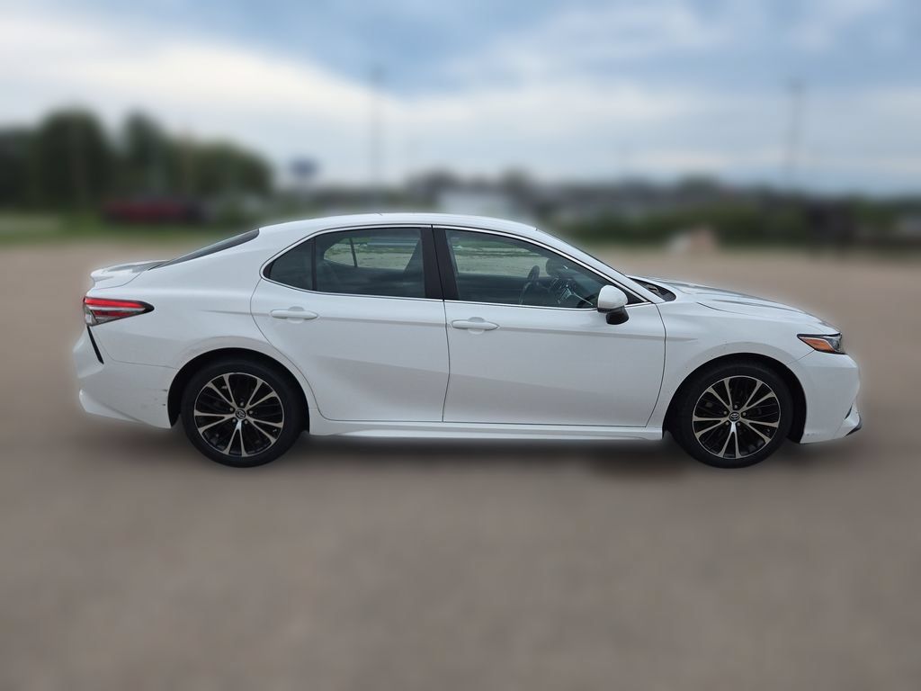 Used 2018 Toyota Camry SE FWD image 9
