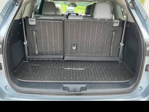 Used 2021 Toyota Highlander Limited FWD image 22