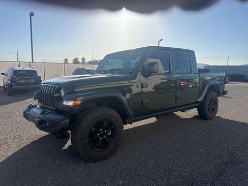 Used 2023 Jeep Gladiator Sport image 1