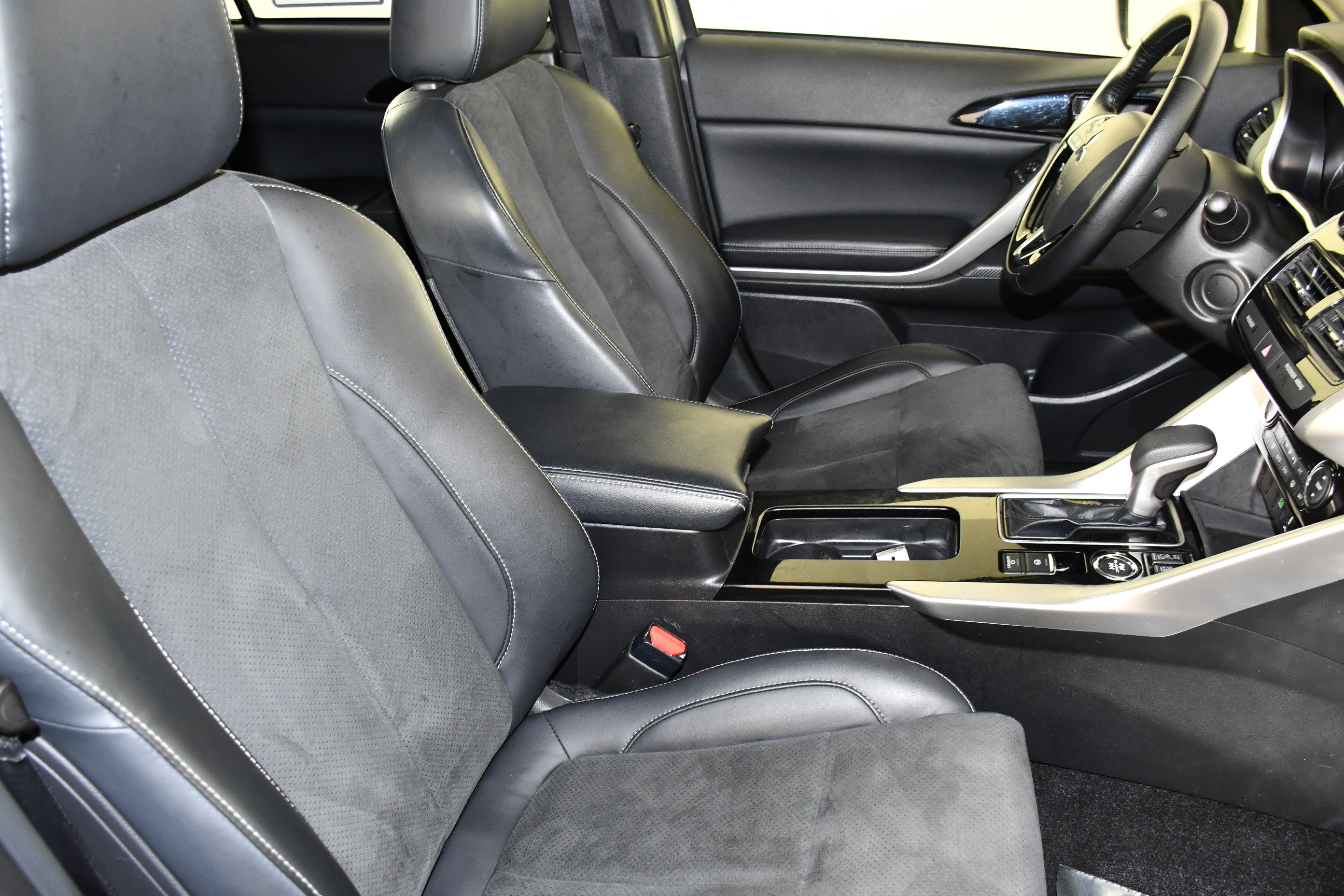 Used 2025 Mitsubishi Eclipse Cross SE AWD/4WD image 40