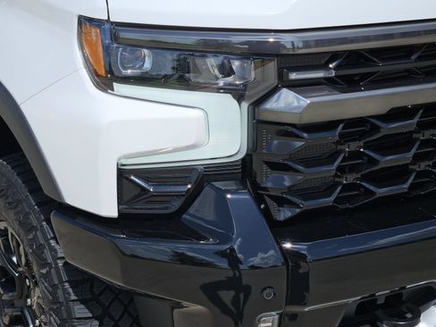 New 2026 Chevrolet Silverado 1500 ZR2 w/ Dark Appearance Package AWD/4WD image 9